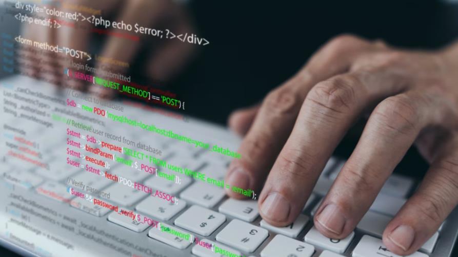 绵阳小程序定制开发公司视角下SQL与T-SQL的差异化应用解析